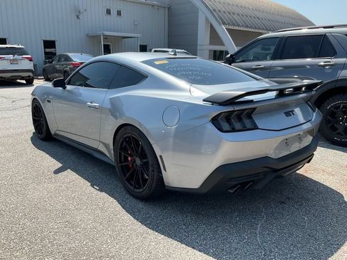 Used 2025 Ford Mustang GT Premium RWD image 4