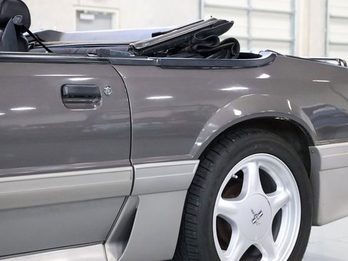 Used 1990 Ford Mustang GT RWD image 24