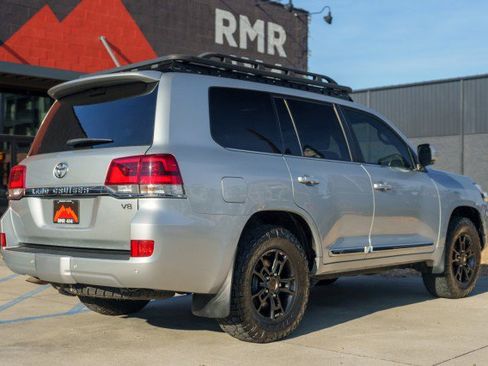Used 2016 Toyota Land Cruiser image 5