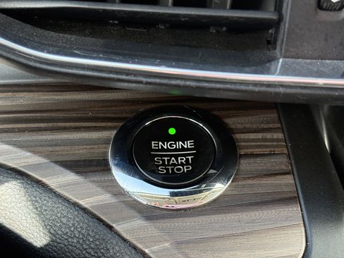 Used 2020 Ford Explorer Limited image 30