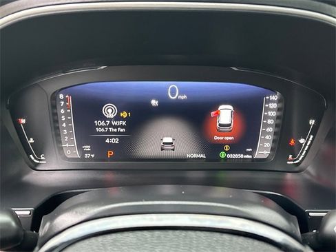 Used 2025 Honda Pilot Elite image 24