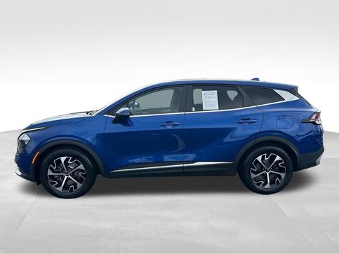 Used 2023 Kia Sportage EX FWD image 2