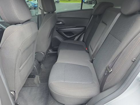 Used 2022 Chevrolet Trax LS w/ Tint and Cruise Package FWD image 15