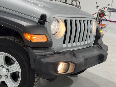 Used 2022 Jeep Wrangler Sport S image 33