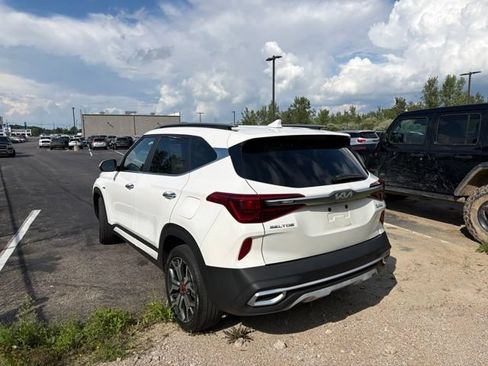 Certified 2023 Kia Seltos SX w/ SX Sunroof Package AWD/4WD image 10