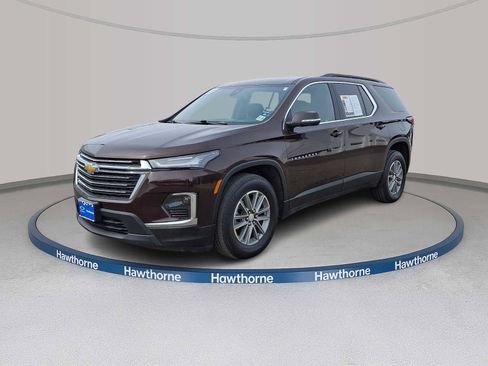 Used 2023 Chevrolet Traverse LT image 3