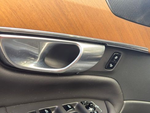 Used 2023 Volvo XC90 B6 Plus w/ Protection Package Premier image 13