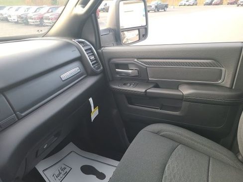 New 2025 RAM 2500 Big Horn AWD/4WD image 19