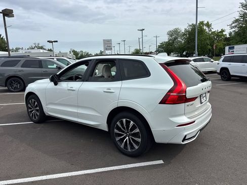 Used 2023 Volvo XC60 B5 Plus AWD/4WD image 4