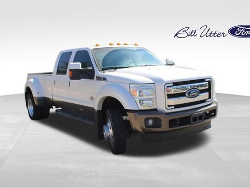 Used 2016 Ford F450 King Ranch w/ King Ranch Package AWD/4WD image 3
