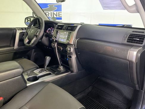 Used 2020 Toyota 4Runner SR5 Premium w/ Moonroof Package AWD/4WD image 35