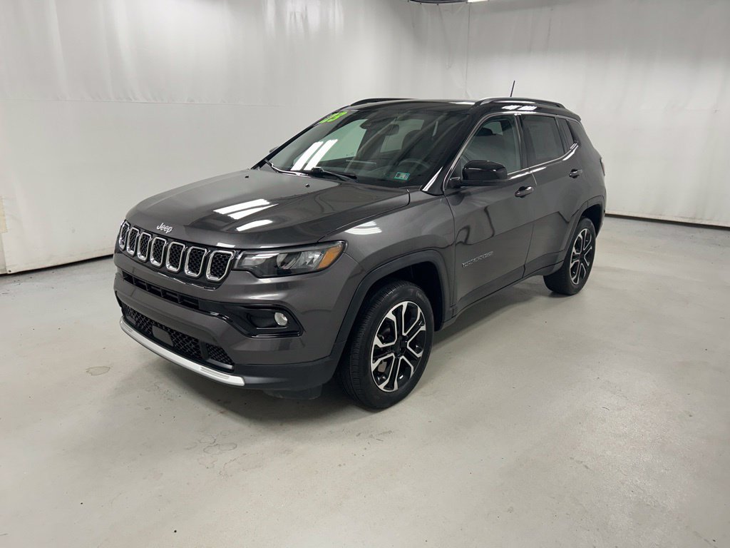 Used 2023 Jeep Compass Limited w/ Sun and Sound Group AWD/4WD image 2