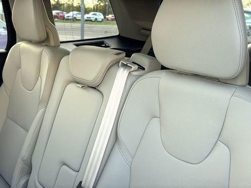 Certified 2025 Volvo XC90 B6 Plus AWD/4WD image 27