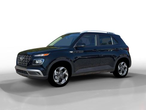 New 2026 Hyundai Venue SEL FWD image 2