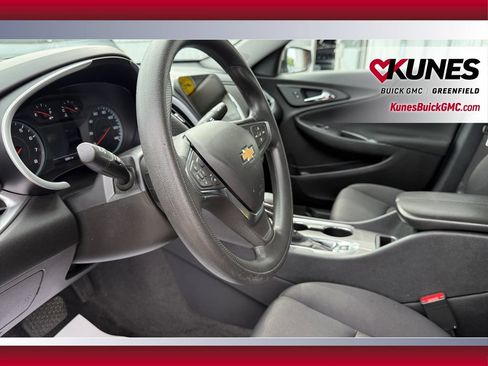 Used 2025 Chevrolet Malibu LT FWD image 18