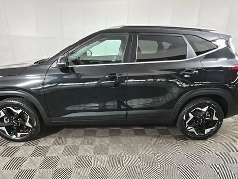 Used 2024 Kia Seltos EX AWD/4WD image 5
