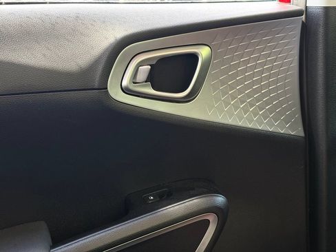Certified 2023 Kia Soul LX w/ LX Technology Package FWD image 39