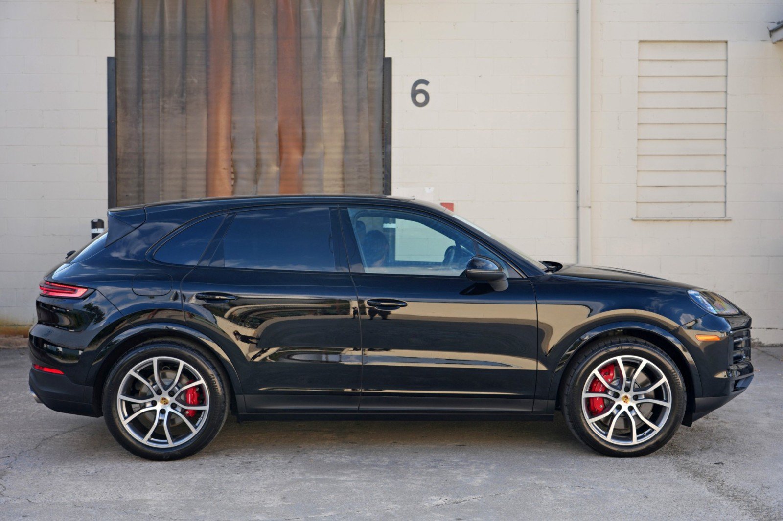 Used 2024 Porsche Cayenne S w/ Premium Package AWD/4WD image 56