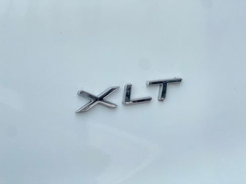 Used 2018 Ford Transit 350 XLT image 35