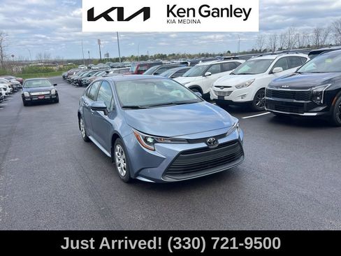 Used 2024 Toyota Corolla LE image 3