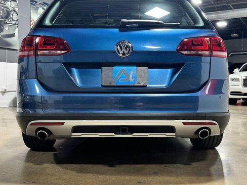 Used 2017 Volkswagen Golf Alltrack SE image 9