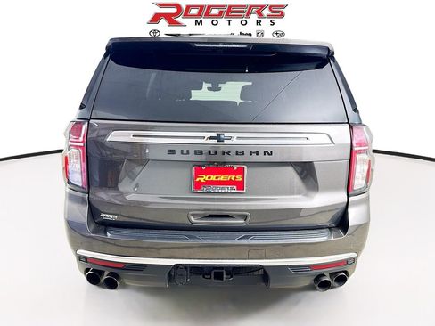 Used 2021 Chevrolet Suburban High Country AWD/4WD image 12