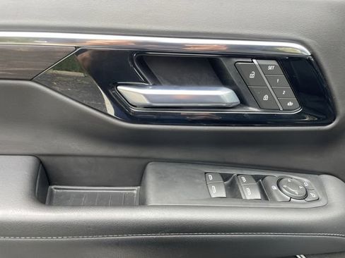 Used 2025 Chevrolet Tahoe Z71 AWD/4WD image 13