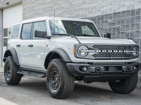 New 2026 Ford Bronco Badlands w/ Sasquatch Package AWD/4WD image 2