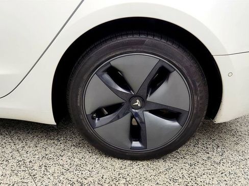 Used 2020 Tesla Model 3 Standard Range Plus RWD image 9