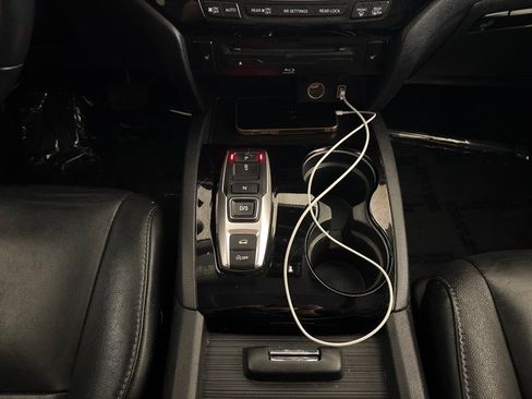 Used 2020 Honda Pilot Touring image 24