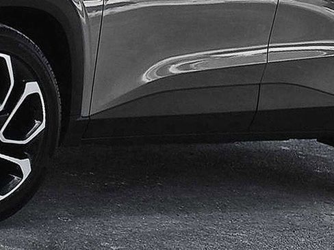 Used 2025 Chevrolet Trax RS w/ Sunroof Package image 28