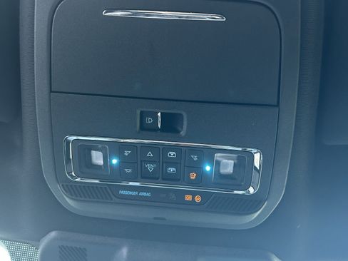 Used 2025 Ford F250 Platinum image 31