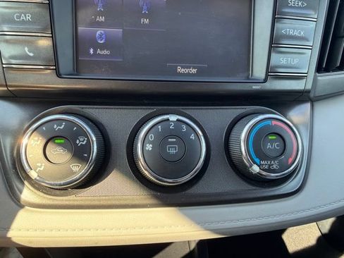 Used 2015 Toyota RAV4 LE FWD image 16