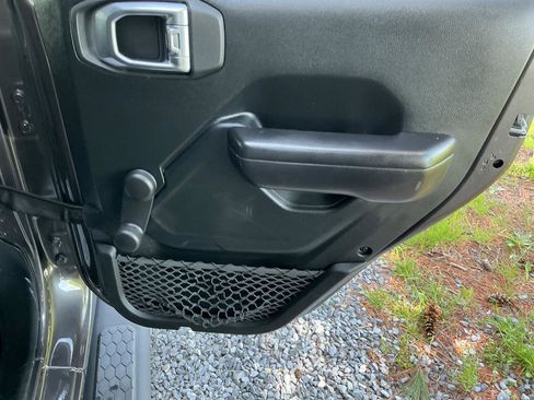Used 2021 Jeep Wrangler Unlimited Sport AWD/4WD image 18
