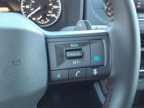 Certified 2025 Nissan Rogue SV image 24