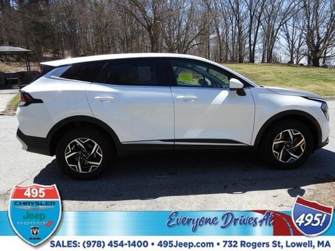 Used 2023 Kia Sportage LX AWD/4WD image 6