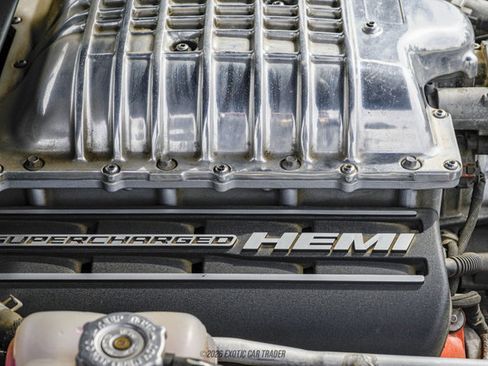 Used 2016 Dodge Challenger SRT Hellcat image 22