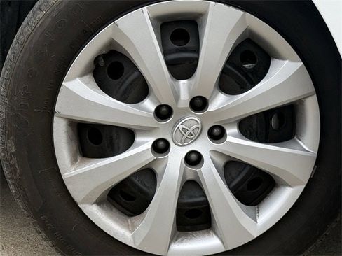 Used 2025 Toyota Corolla LE image 10
