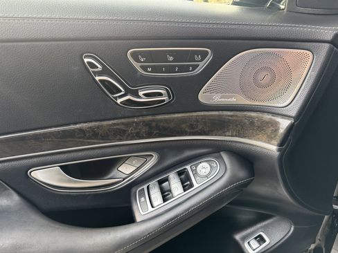 Used 2018 Mercedes-Benz S 560 Sedan image 30