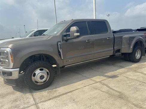 Used 2023 Ford F350 Lariat w/ Lariat Ultimate Package AWD/4WD image 54