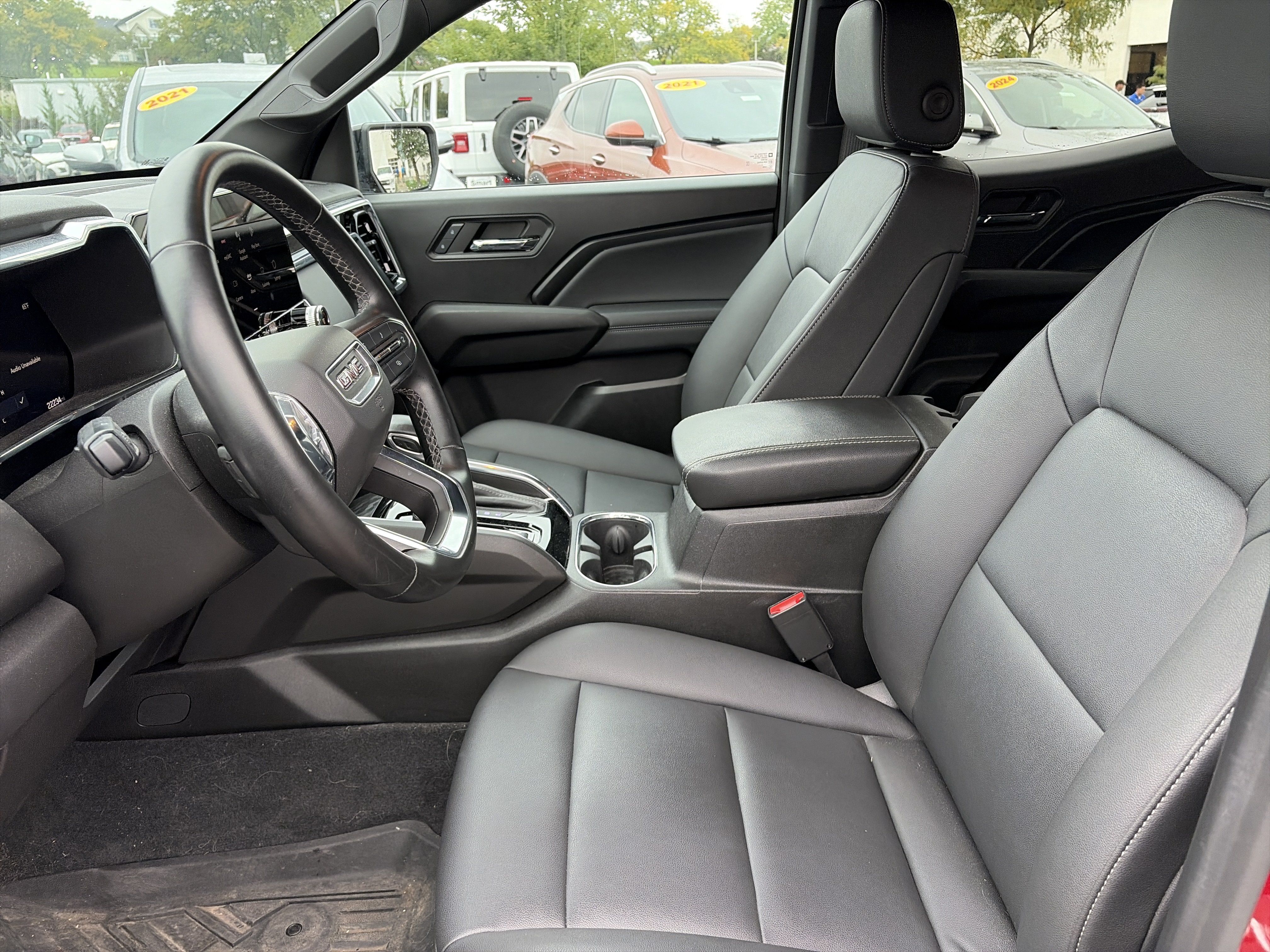 Used 2024 GMC Canyon Elevation w/ Elevation Premium Package AWD/4WD image 17
