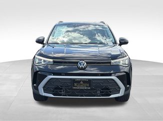 Used 2025 Volkswagen Taos SE AWD/4WD video 2
