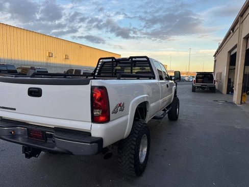 Used 2006 Chevrolet Silverado 2500 W/T w/ Skid Plate Package image 10