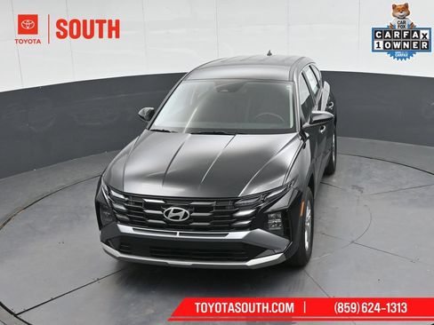 Used 2025 Hyundai Tucson SE AWD/4WD image 47