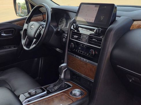 Used 2024 Nissan Armada SL image 38
