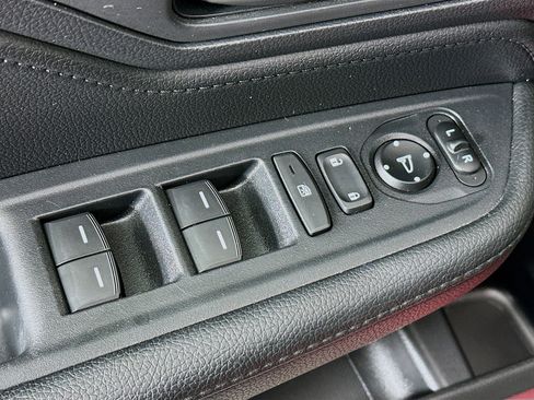Used 2025 Honda Odyssey Sport-L image 15