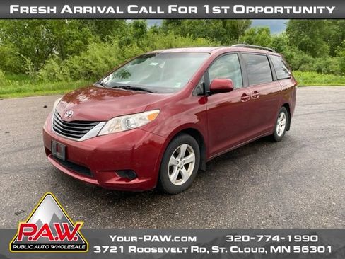 Used 2011 Toyota Sienna LE FWD image 4