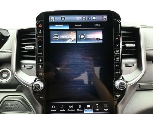 New 2026 RAM 2500 Laramie AWD/4WD image 35