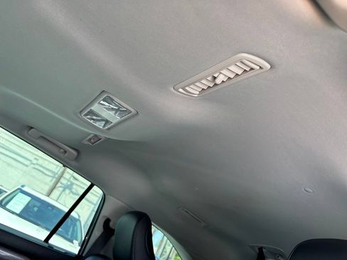 Used 2026 Toyota Highlander Limited AWD/4WD image 16