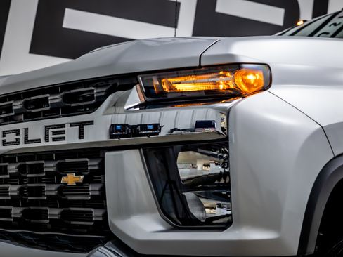 Used 2022 Chevrolet Silverado 3500 LT w/ Convenience Package image 18